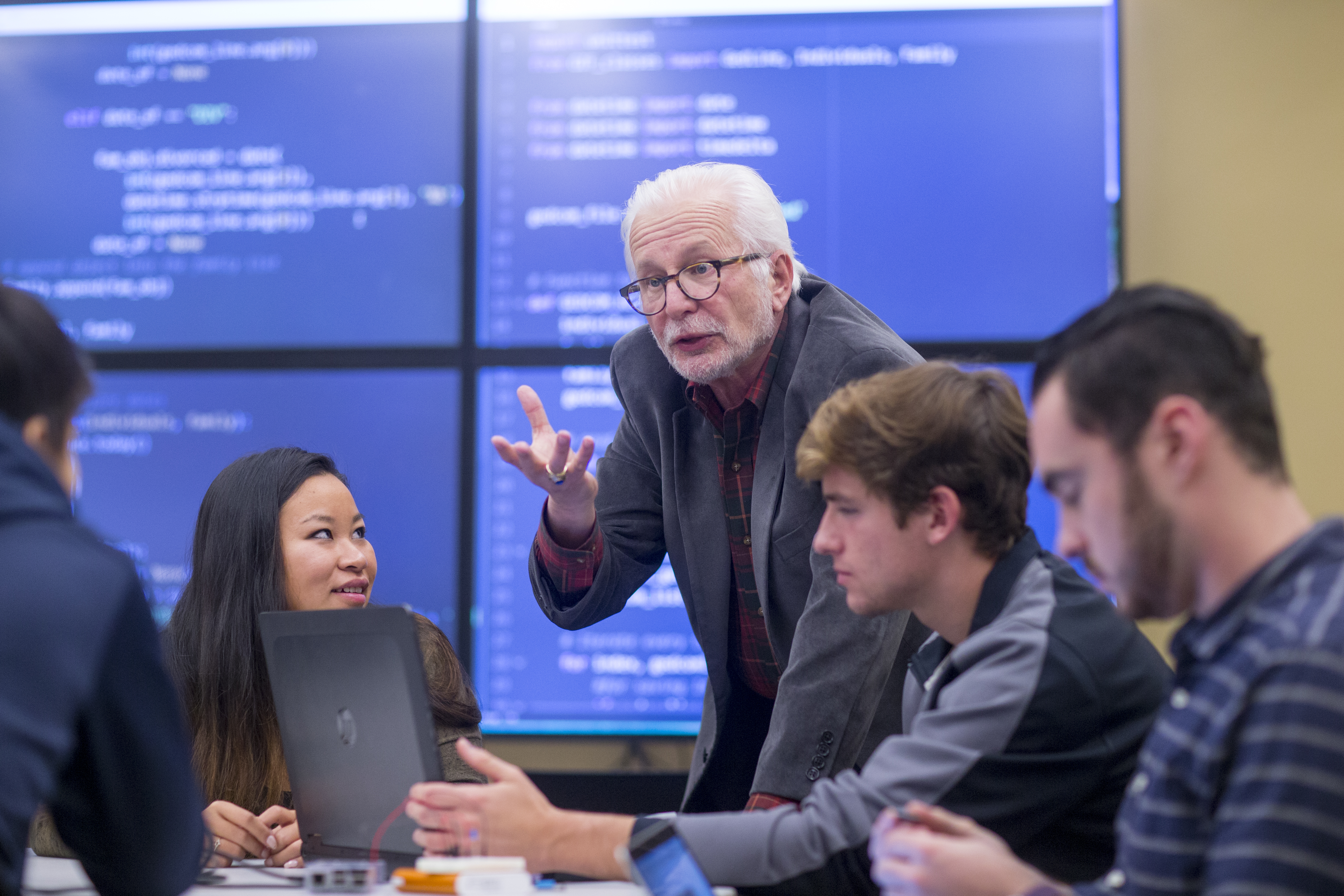 Data Analytics & AI